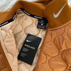 Nike (women’s) sz S Aero Layer vest
